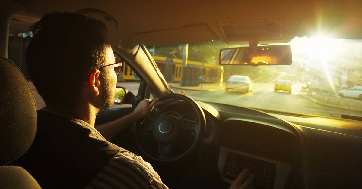 Top tips for reducing glare when driving in bright sunlight